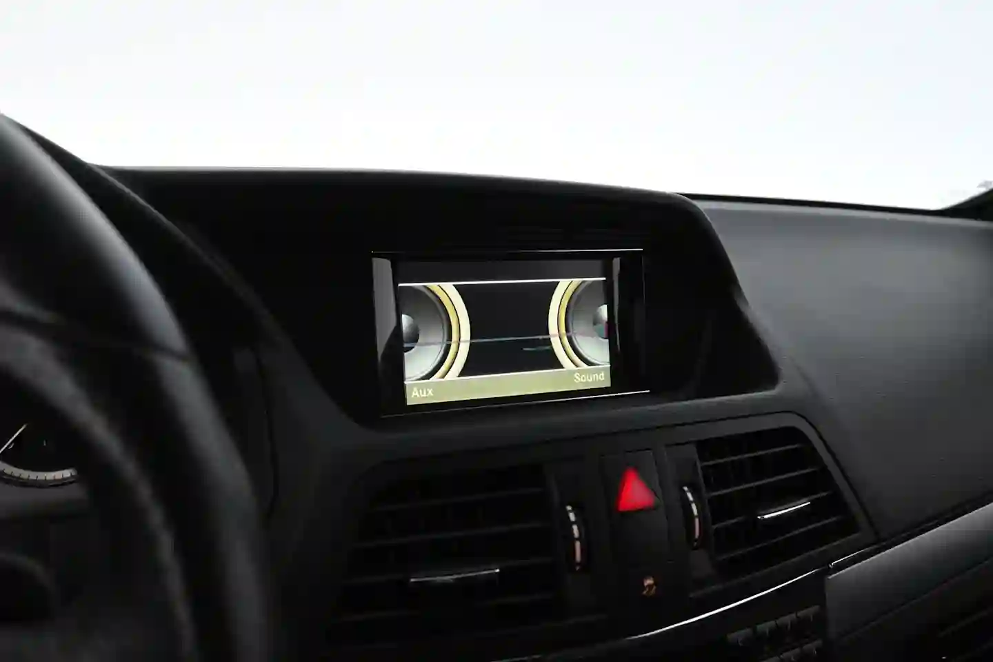 Car Image - eOtrXOnbG3N40wfuXa4ur