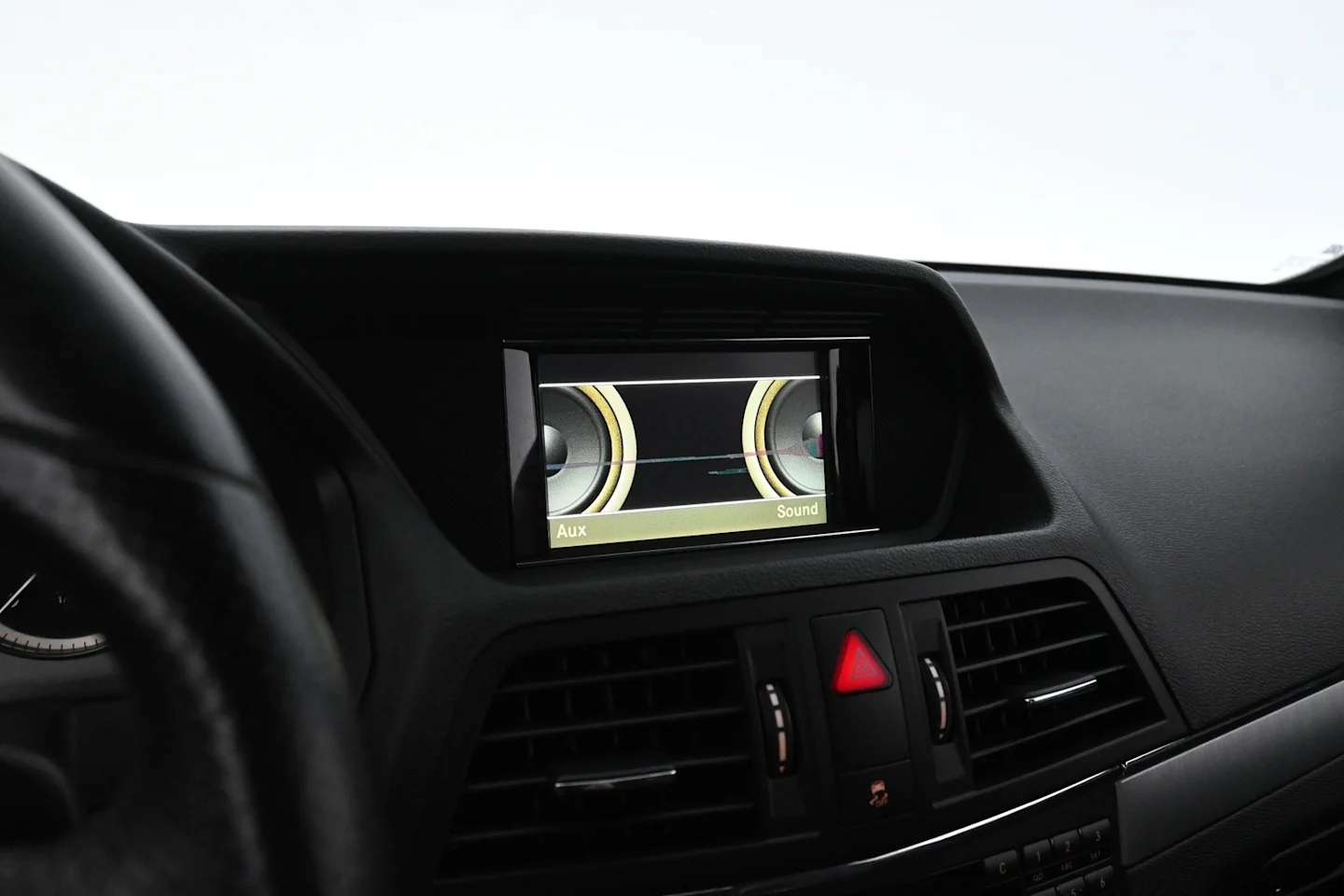 Car Image - eOtrXOnbG3N40wfuXa4ur
