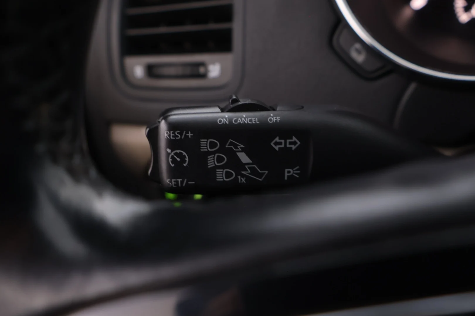 Car Image - 4vYfjYWqjvfS7BXZvbHMR