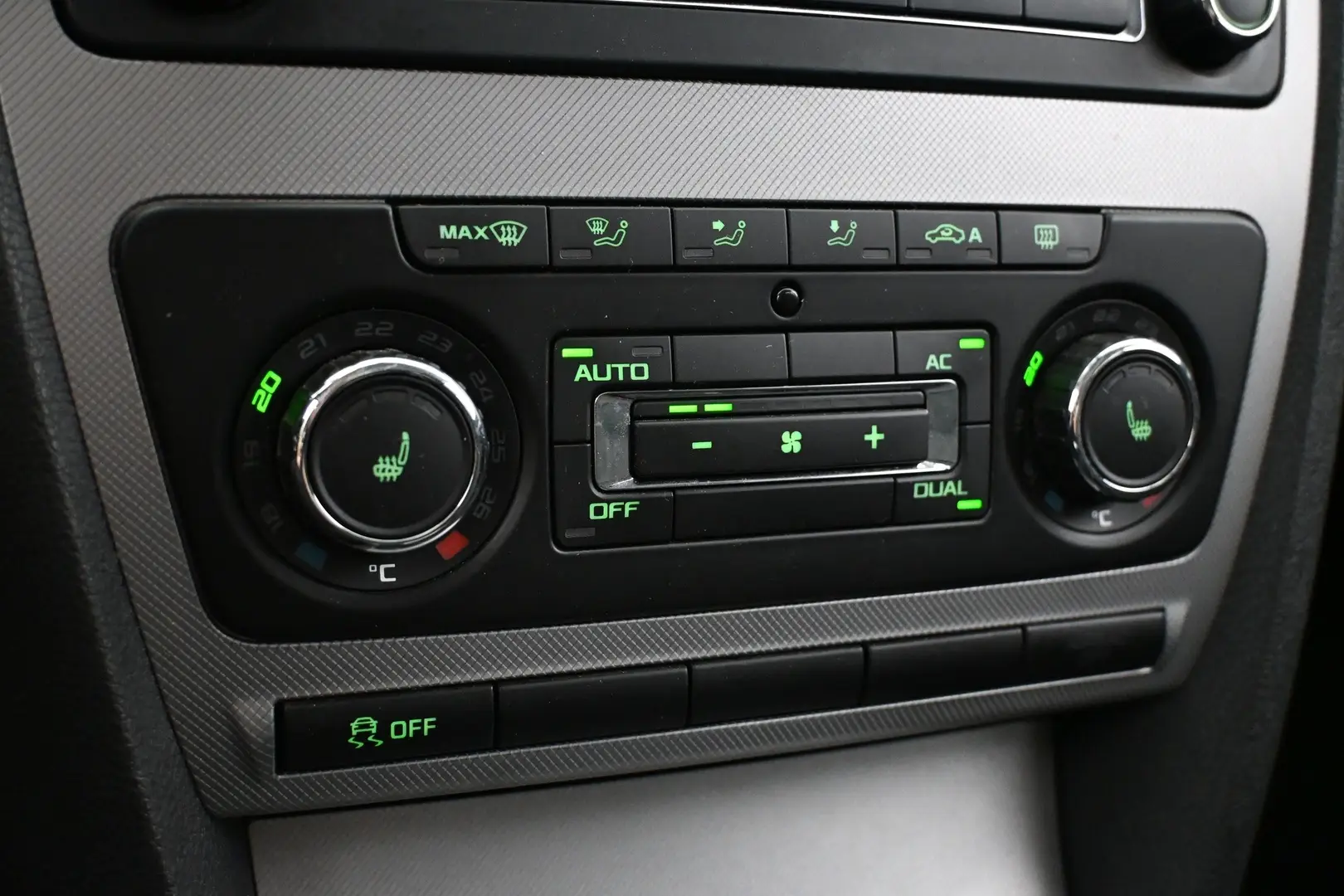 Car Image - 1bHHXrMatAKBNye6f94B2X