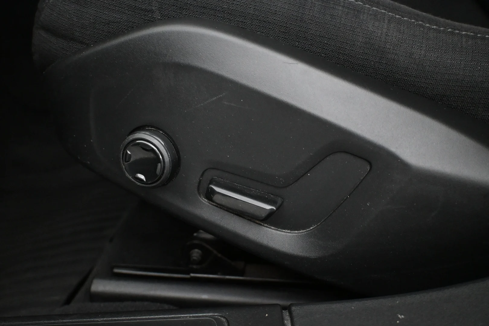 Car Image - 61JYY5xDEjAoEyxqQTkRHL