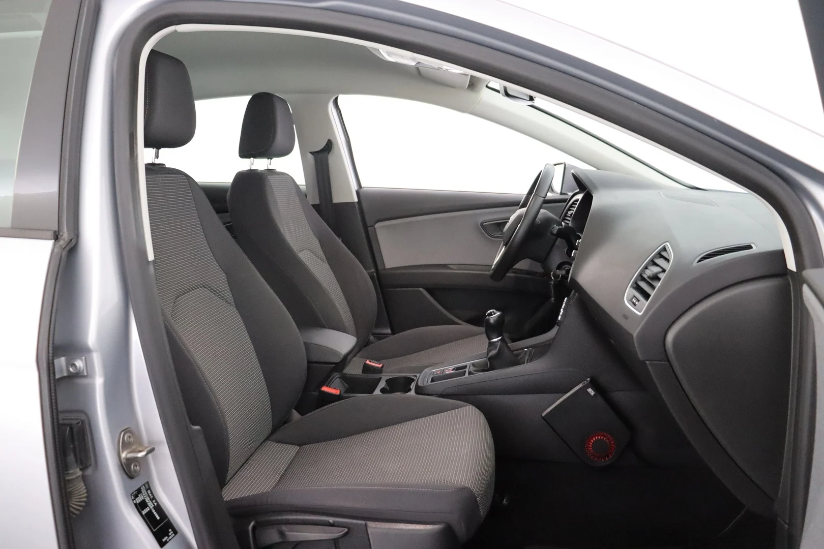 Car Image - 2Q7sSMWRiFtOTh6SkXmmzr