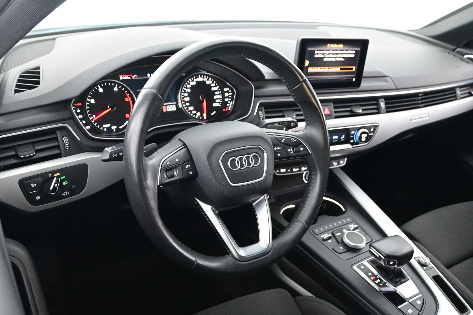 Car Image - 1aYcPEL33i1Z7Ka0vxQs1X