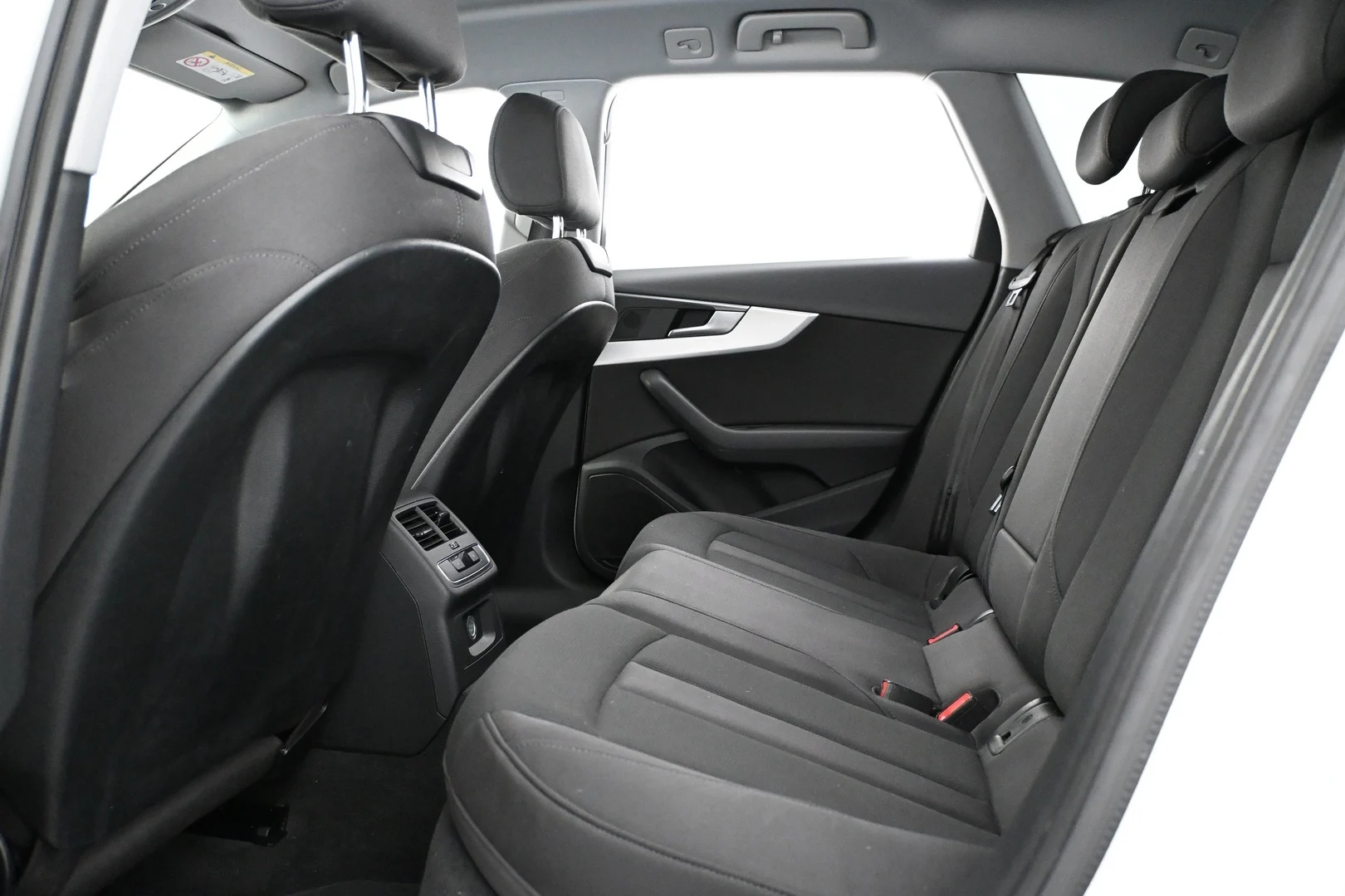 Car Image - 5nsEF1y0KXodX52hhIuDIw