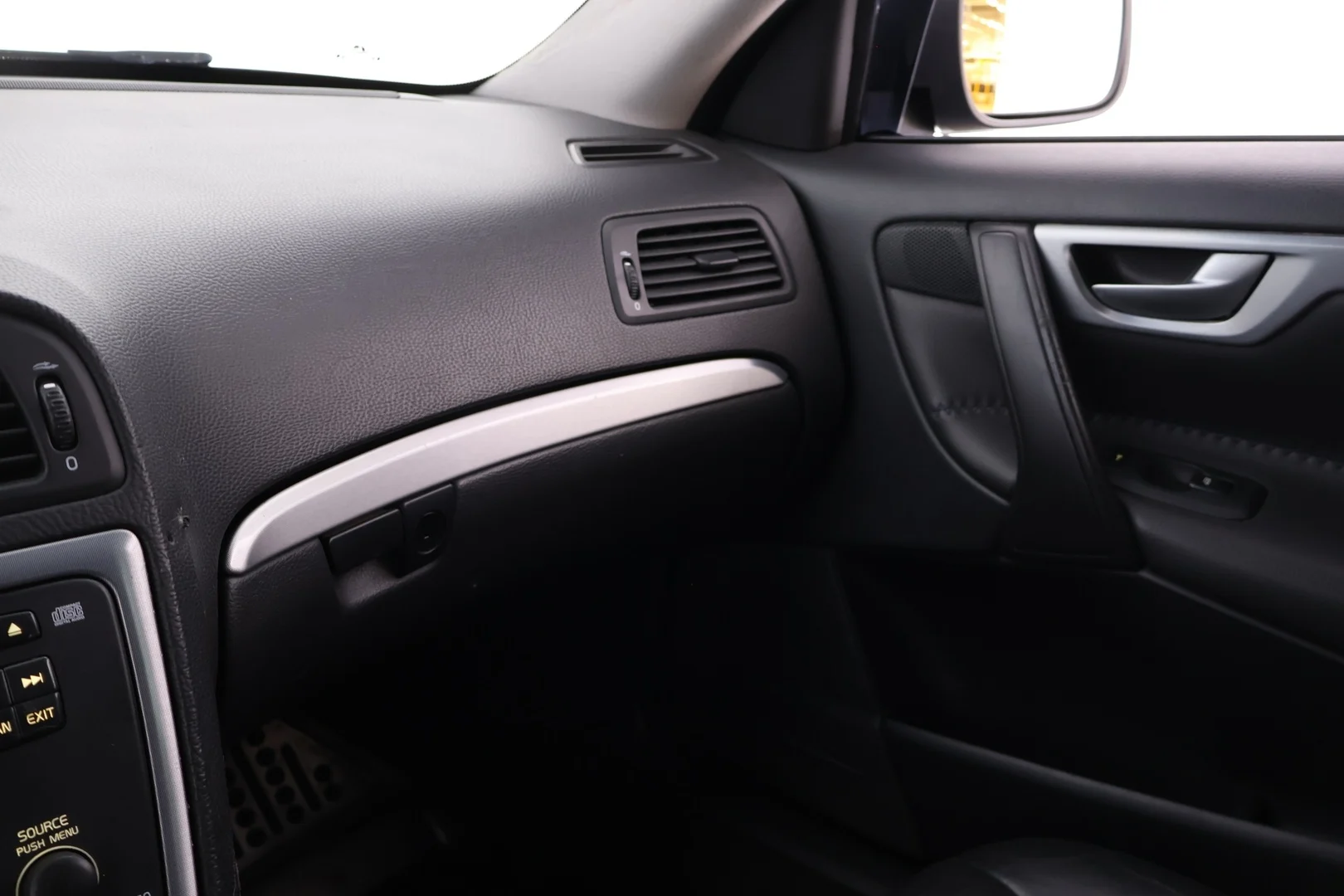 Car Image - 40DGgjjuzkiaUE26r2s2t5