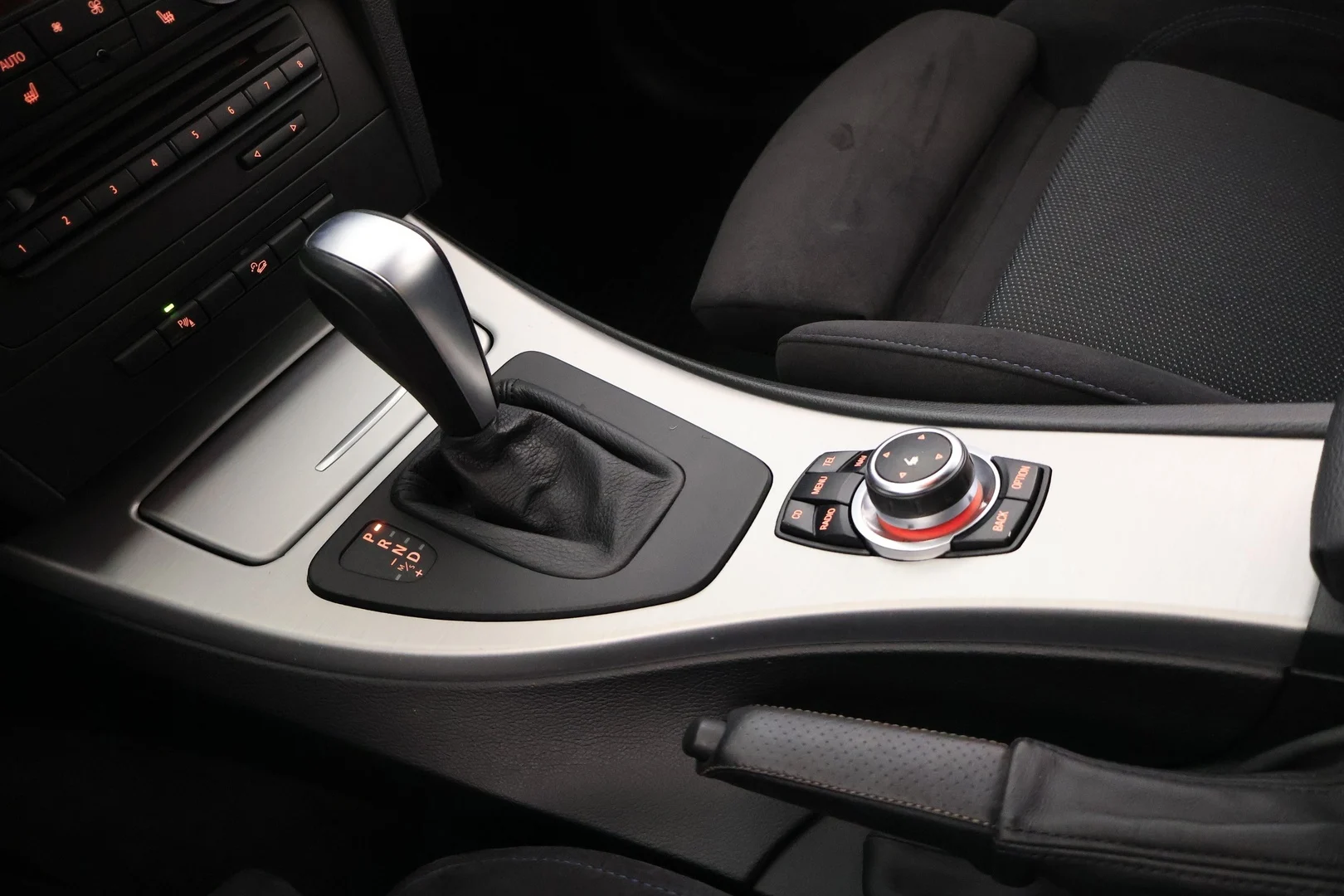 Car Image - 2cONL2B4aDjDndt3AzotN0