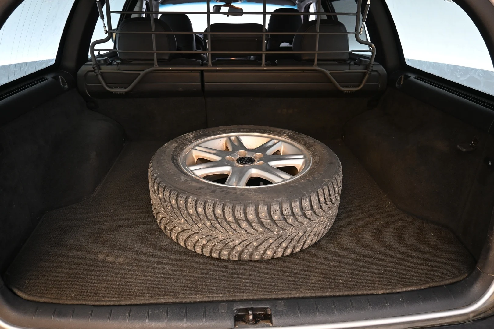 Car Image - 3l0BjPP0pjpAoAARGbX7C0