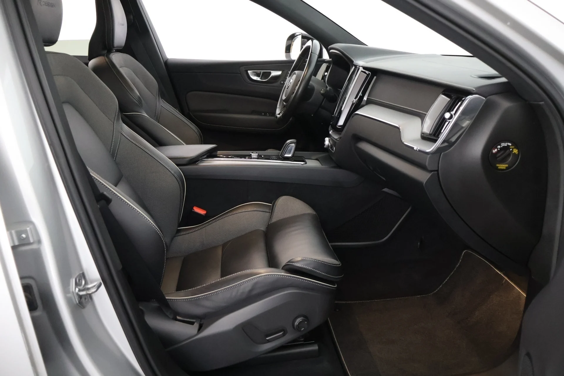 Car Image - 2msqeARjcS6VOZmfLcsnG5