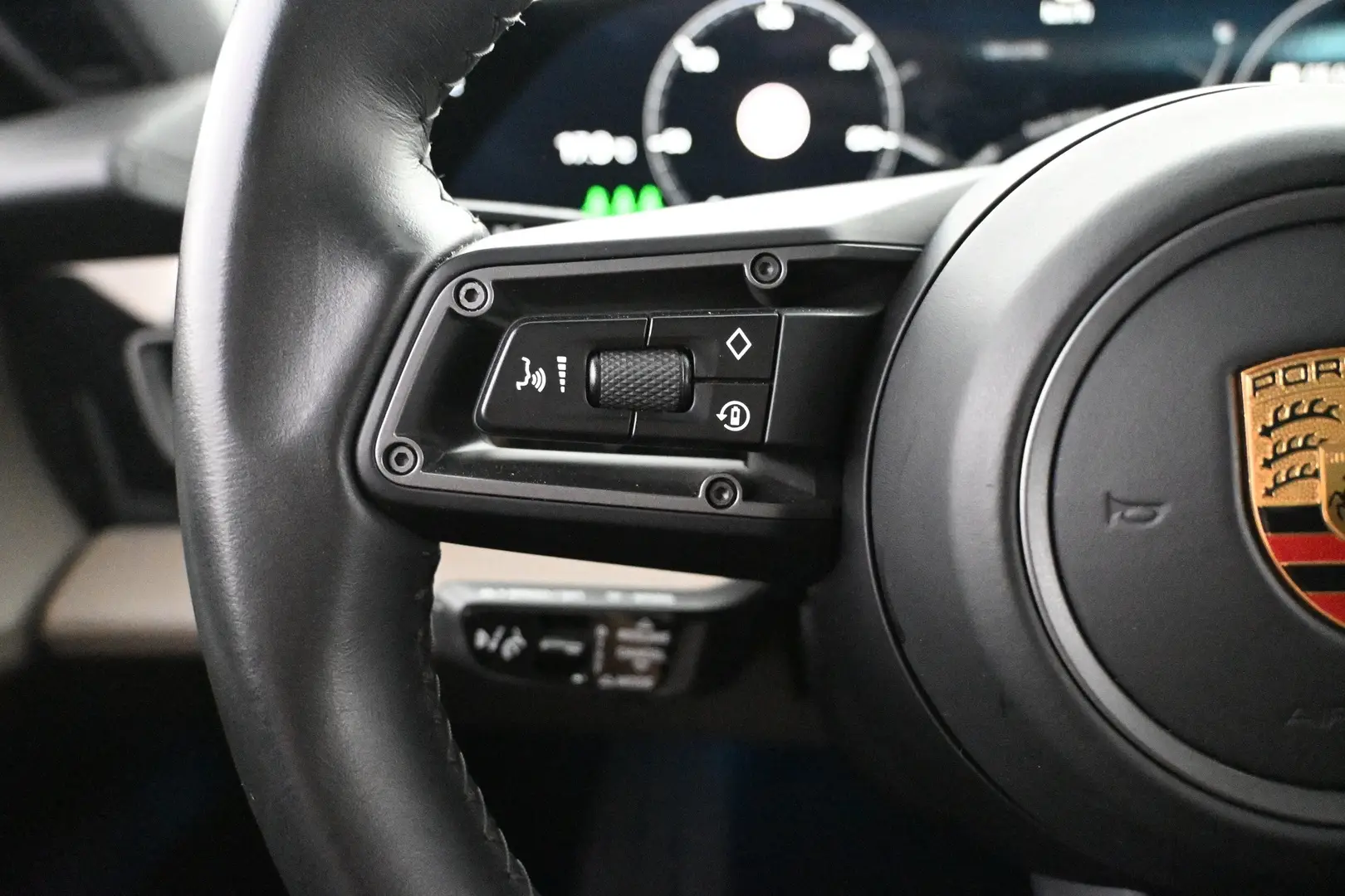 Car Image - cDws2oCvDq4BCpyxv9L8T