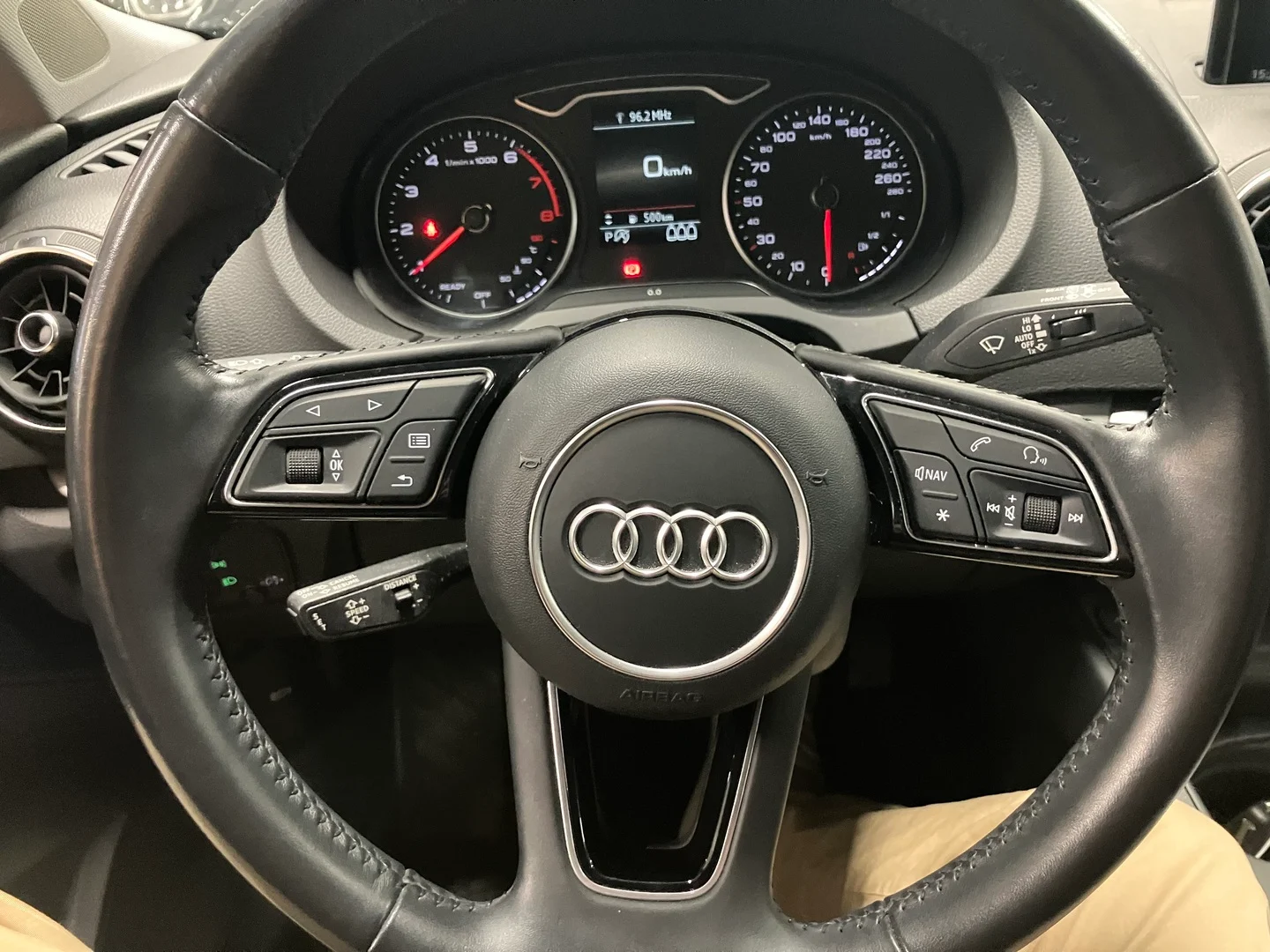 Car Image - 5ol048nfu8iIsw3NGYTTuf