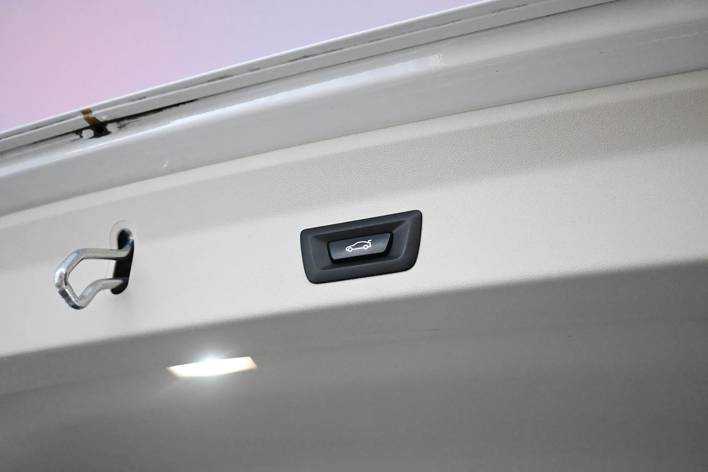 Car Image - 2LRrHMYCHQPuyW3PVj8lou
