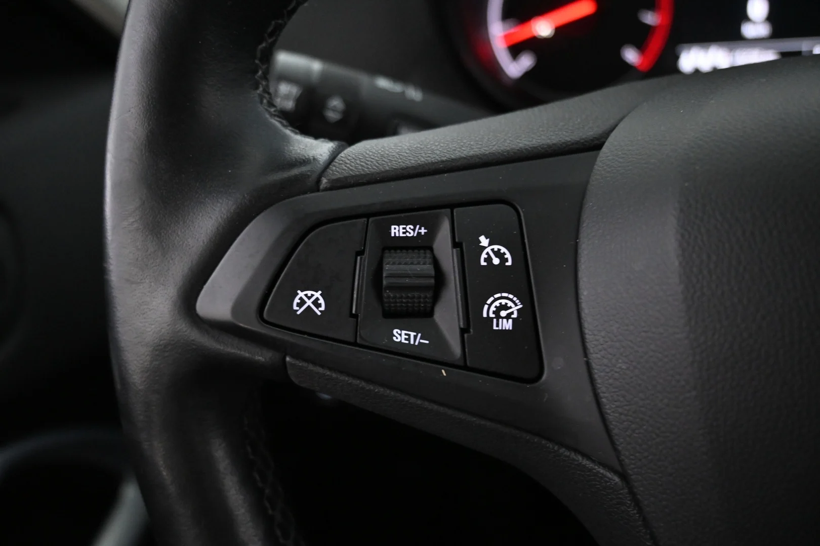 Car Image - 608f2YOsPM7J8DEP7ipD17