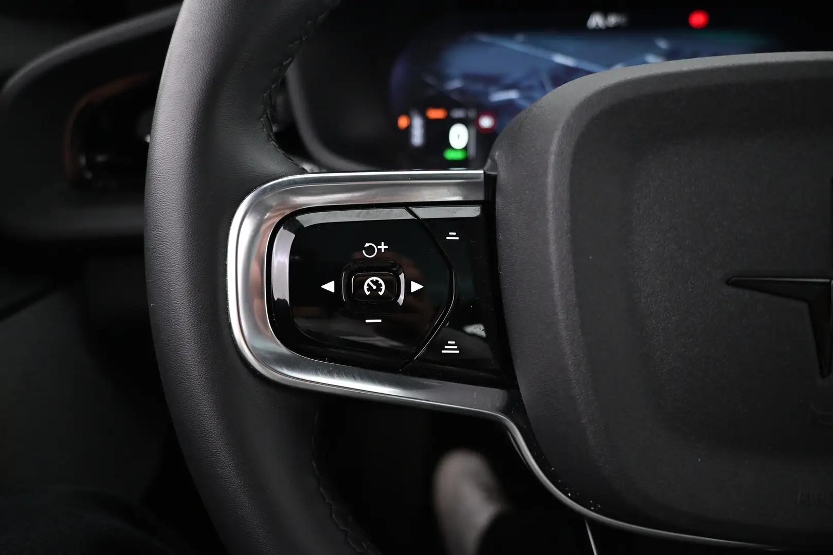 Car Image - 6DP1MMb8FqAwILe9e3Usd8