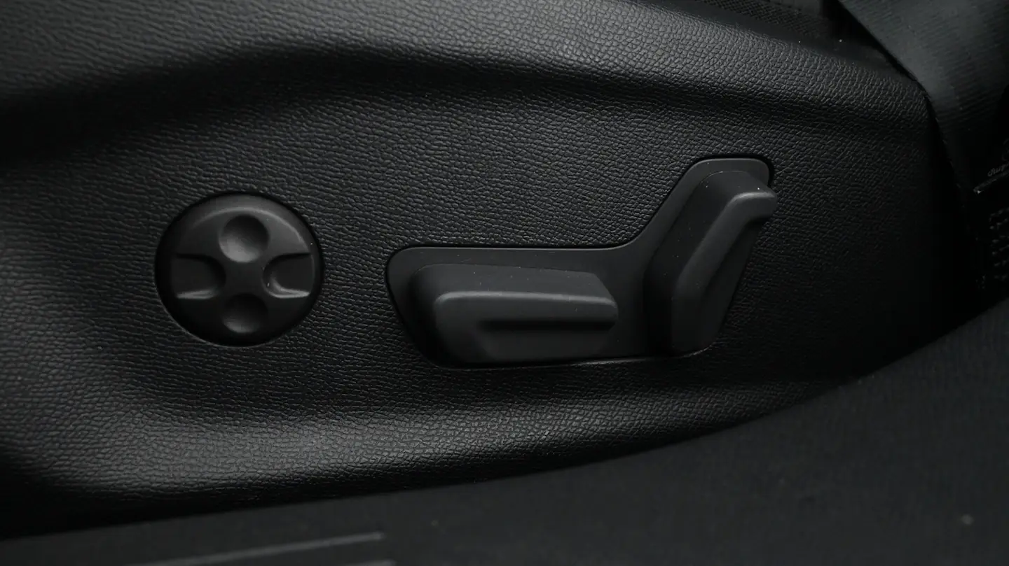 Car Image - 7auz4mGEqwP31sboCBlBDc