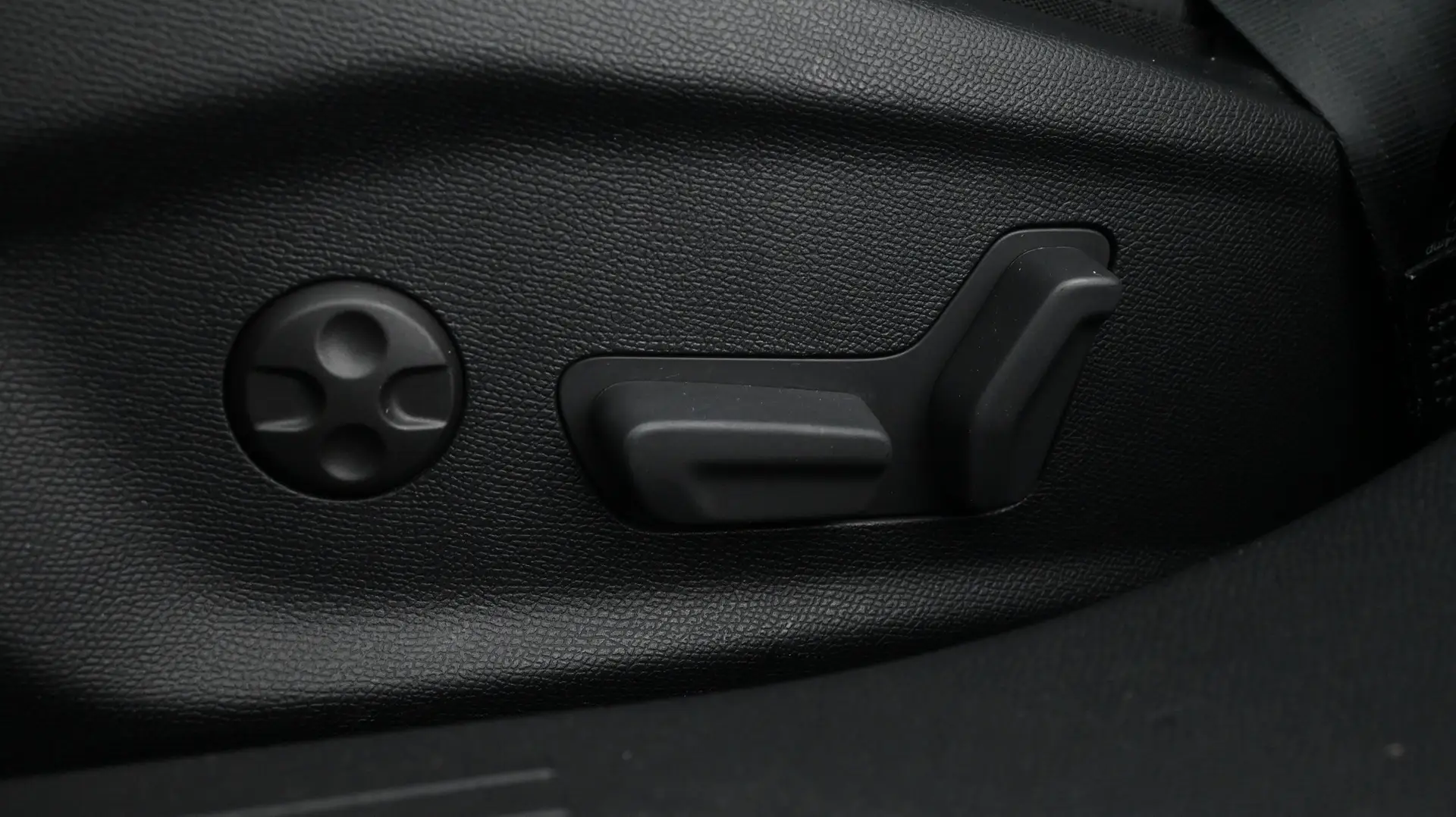 Car Image - 7auz4mGEqwP31sboCBlBDc