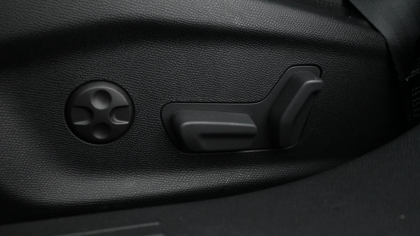 Car Image - 7auz4mGEqwP31sboCBlBDc