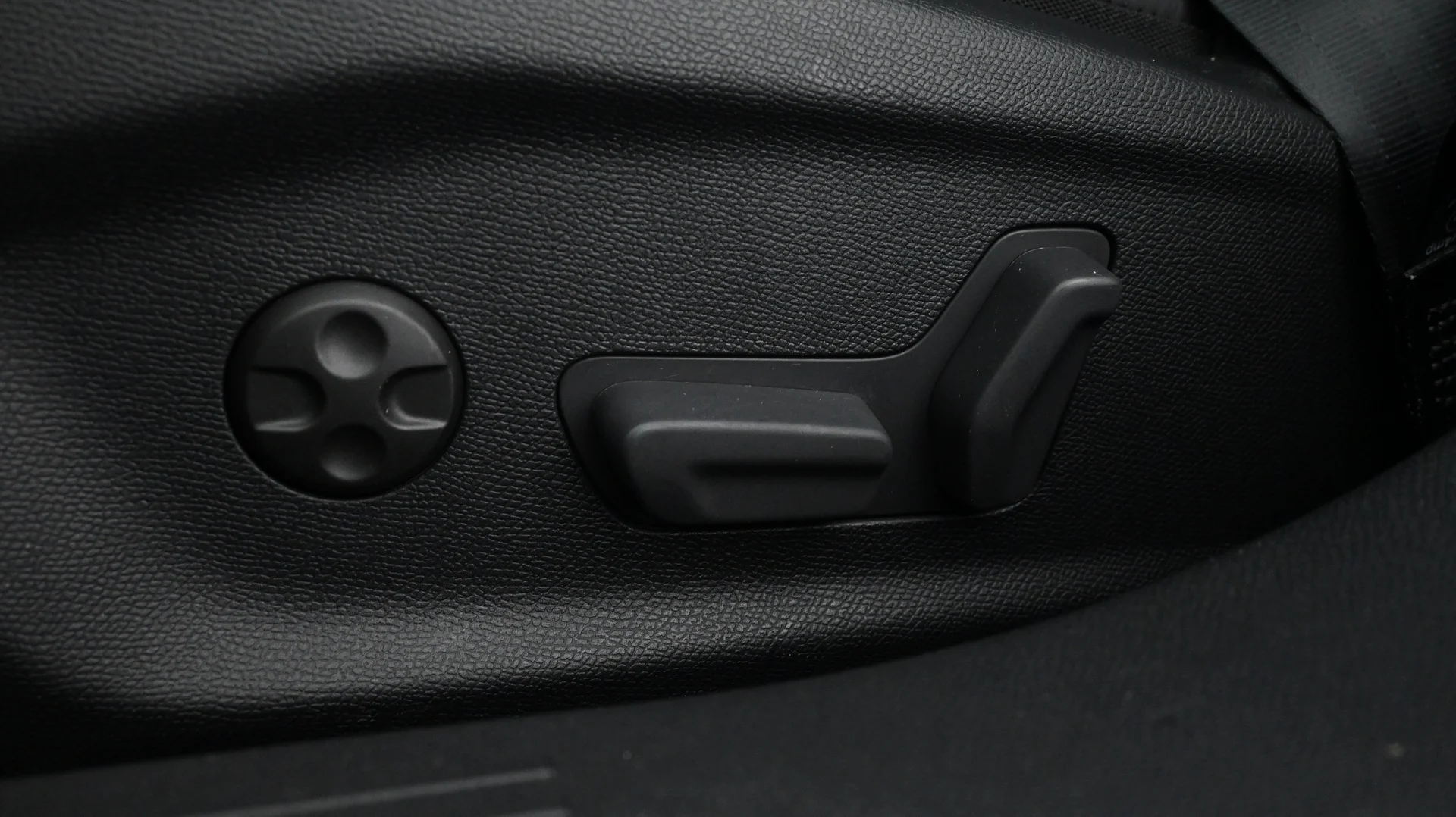 Car Image - 7auz4mGEqwP31sboCBlBDc