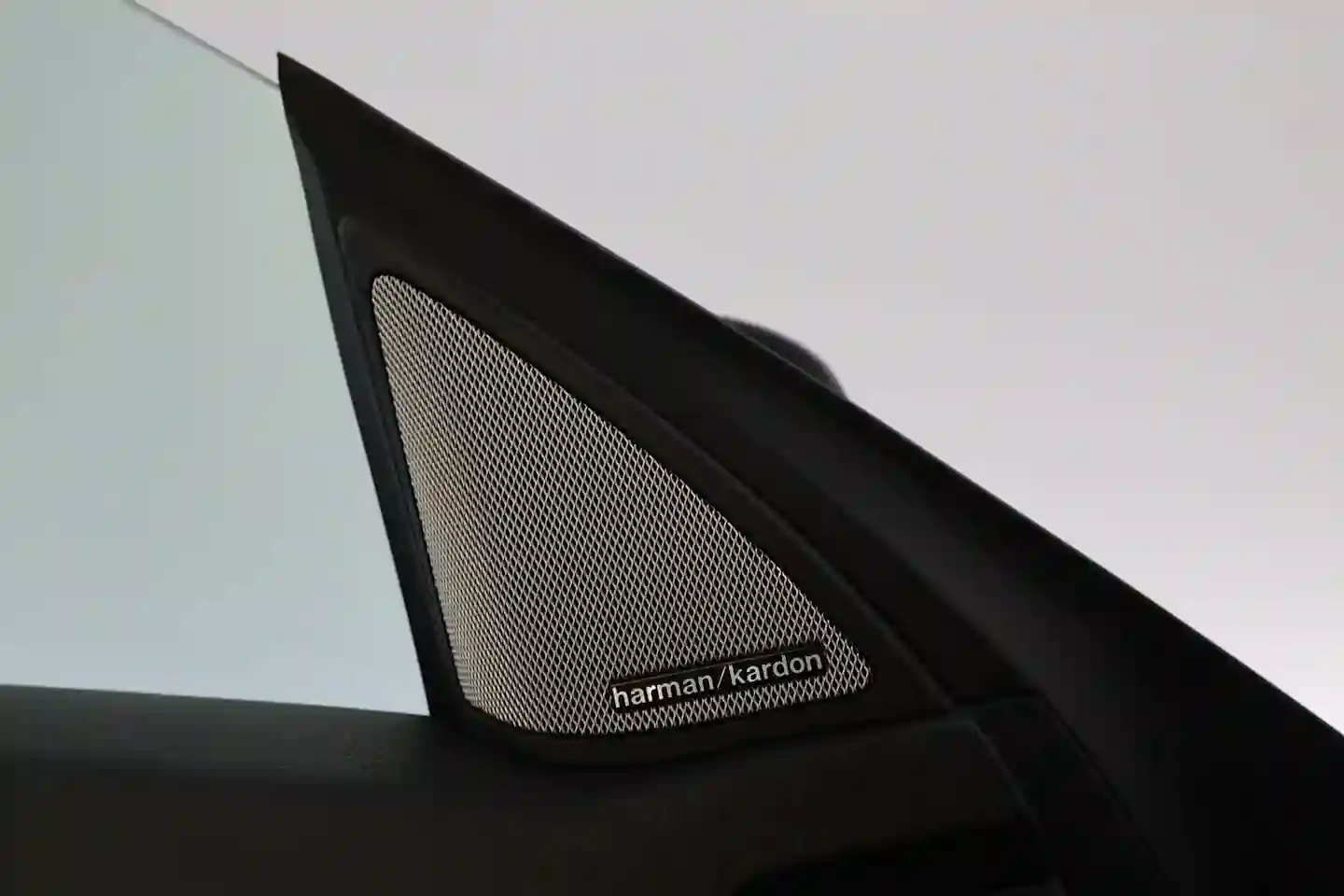 Car Image - 1SAiNoMKsbc9MGObSp0OvX