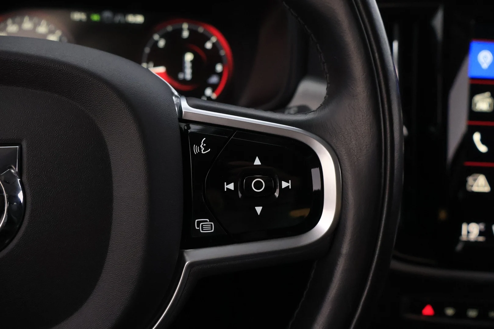 Car Image - 6JB5jHvpYUfalRTDphFWUs