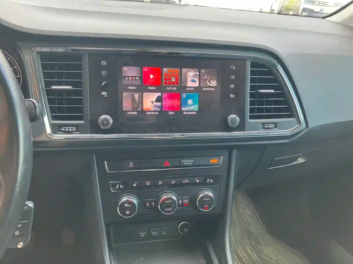 Car Image - 4L42kVXMlqwXO5GJKeHN8j