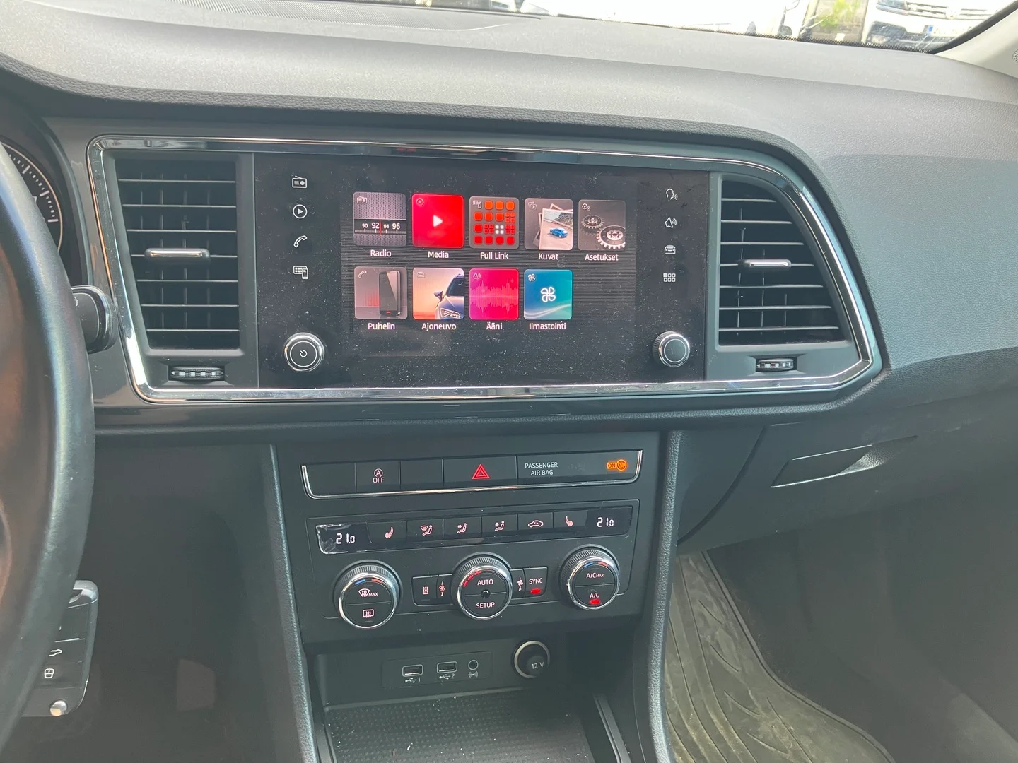 Car Image - 4L42kVXMlqwXO5GJKeHN8j