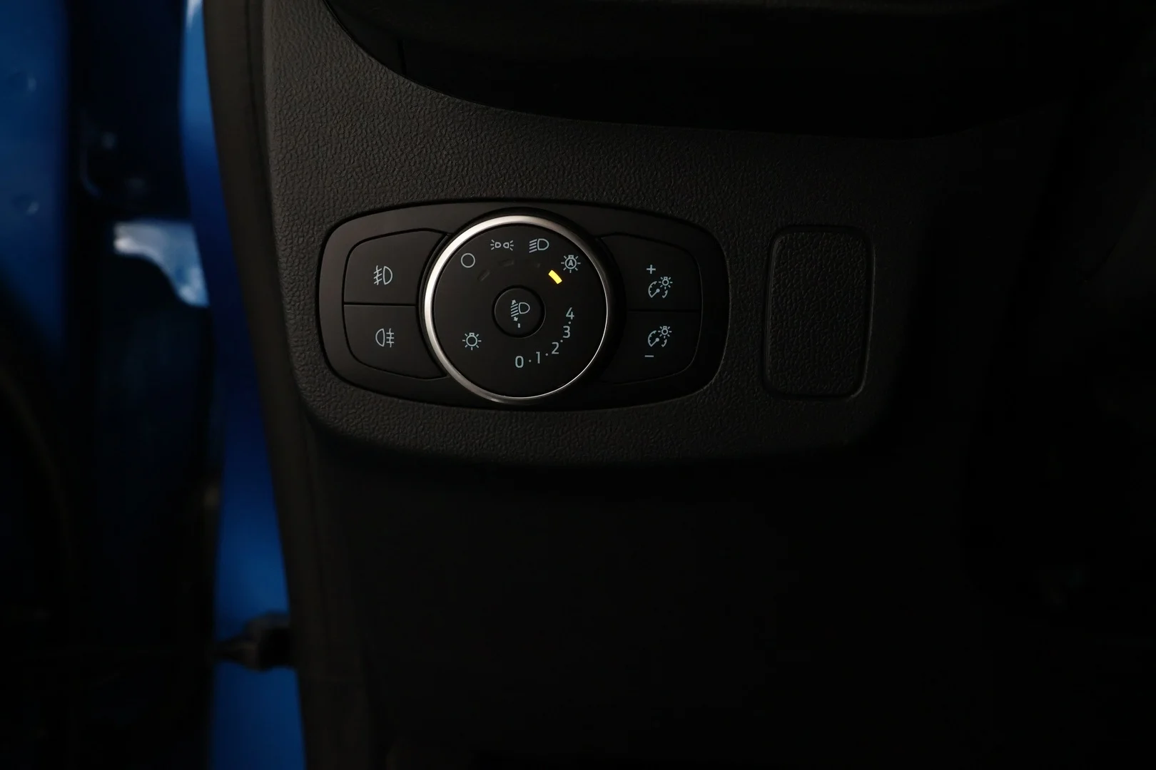 Car Image - 2zQE2SRdbljJZNsakQb9di