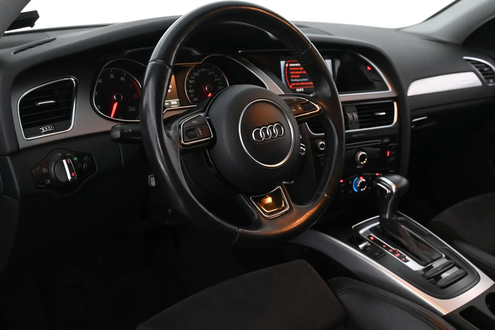Car Image - 6wnUzD850k42O3SyLzFYYm