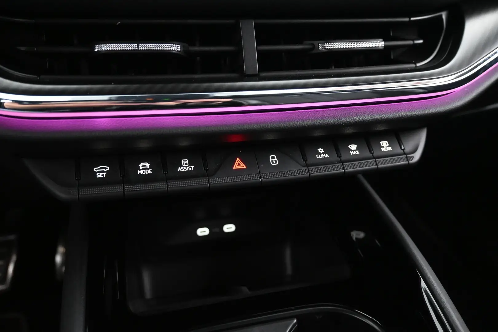 Car Image - 77dD966t9XDbqhCsuBOyLz