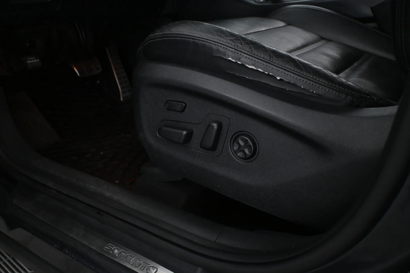 Car Image - 7aIsUShPyGPIqt3Cn77F68