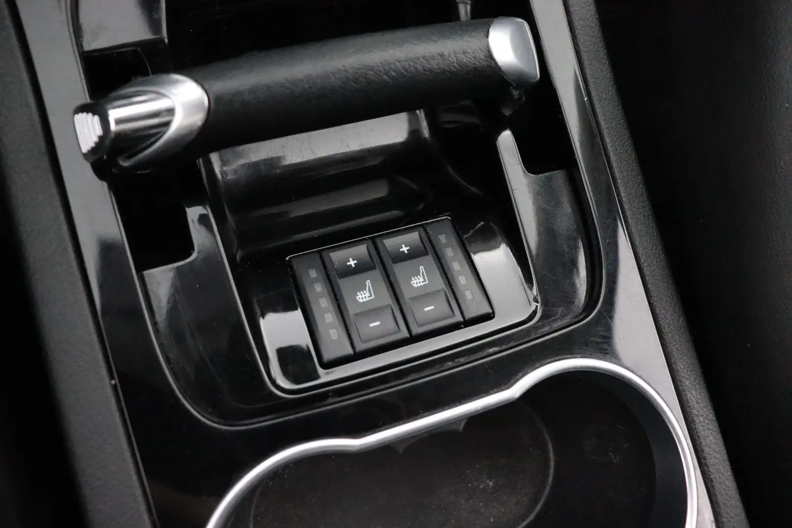 Car Image - 2GLqAUCwZXoQflogLcaJBr
