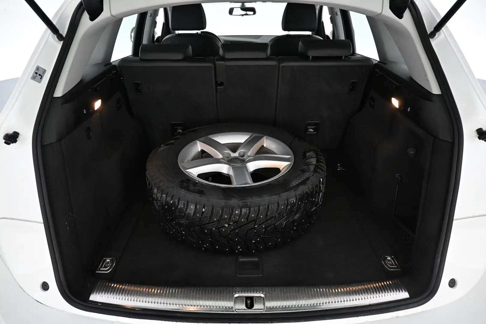 Car Image - 3LwP5Wsf7CfJWcg3Okjr4l
