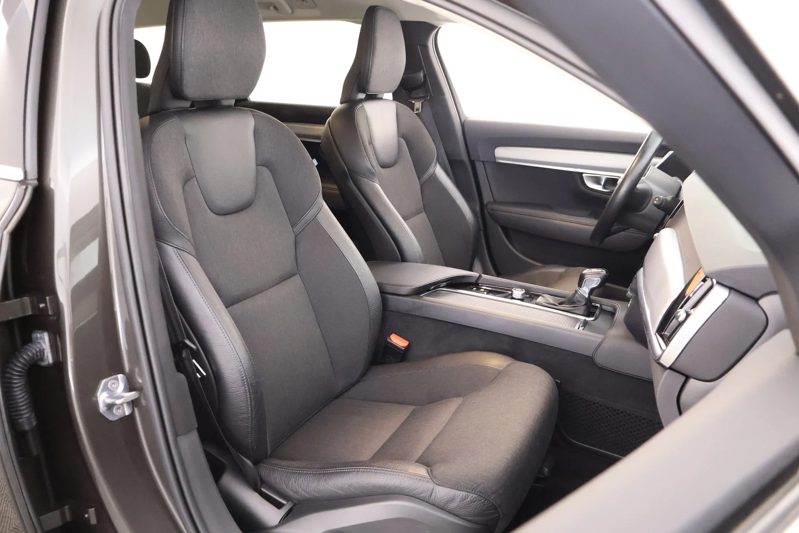 Car Image - 6JB5jHvpYUfalRTDphFWUs