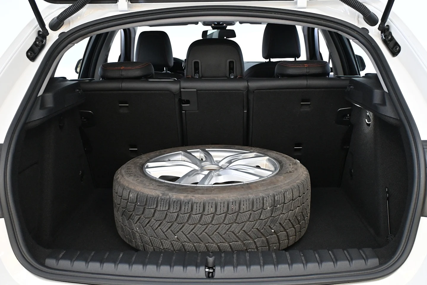 Car Image - 6wVluhMxAzH7jCWJsmZ7wN
