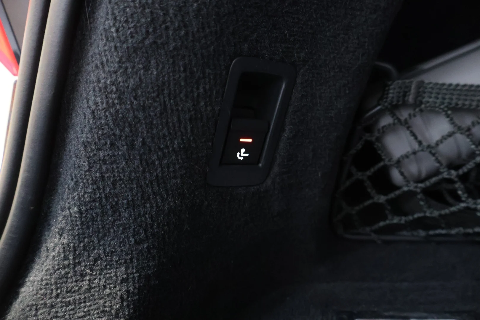 Car Image - 2cEIQeod3zcv7NHyAuGl7U