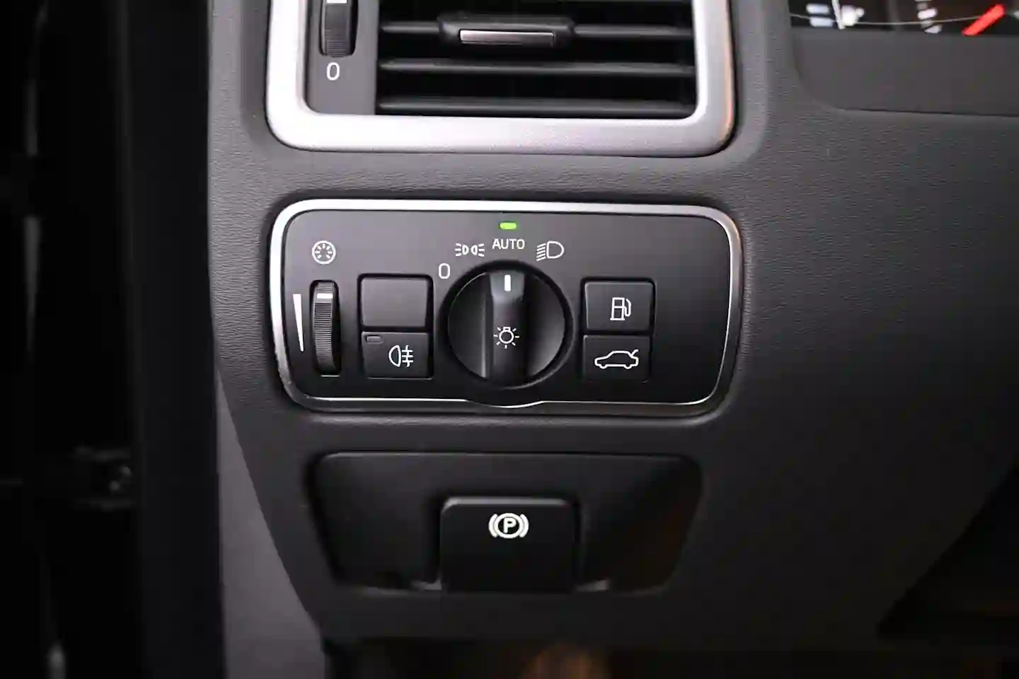Car Image - 1U4ybafFaOfYsAKW5quNNV