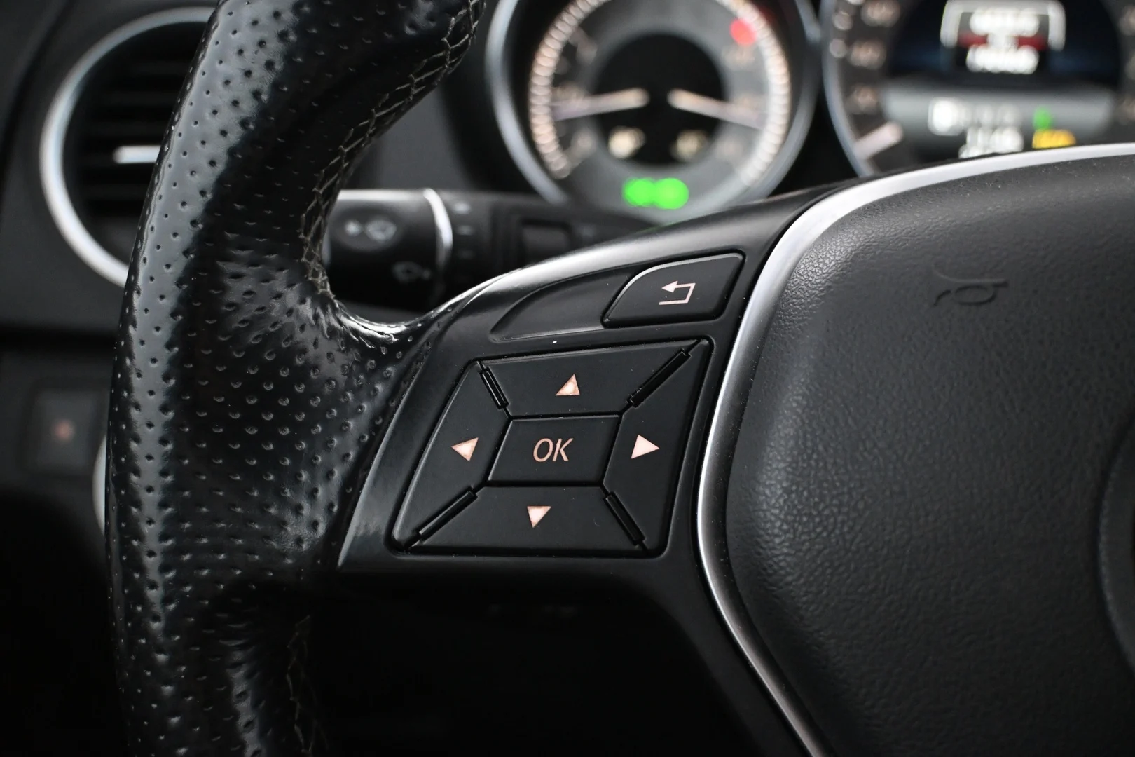 Car Image - 4frnjYyQYE9E6rubRamzBO