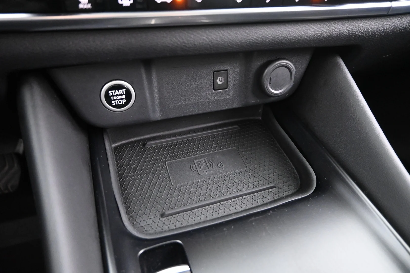 Car Image - 4ualkm8rGXzCbcAxey00tt