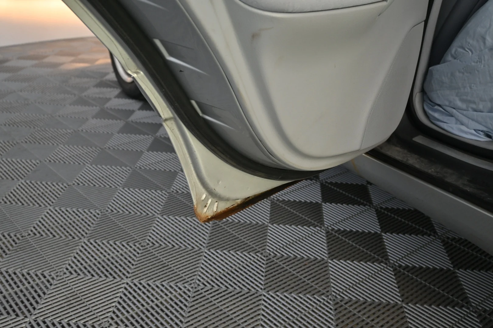 Car Image - 4V7nJNrYnd6tFV0SDgCmUy