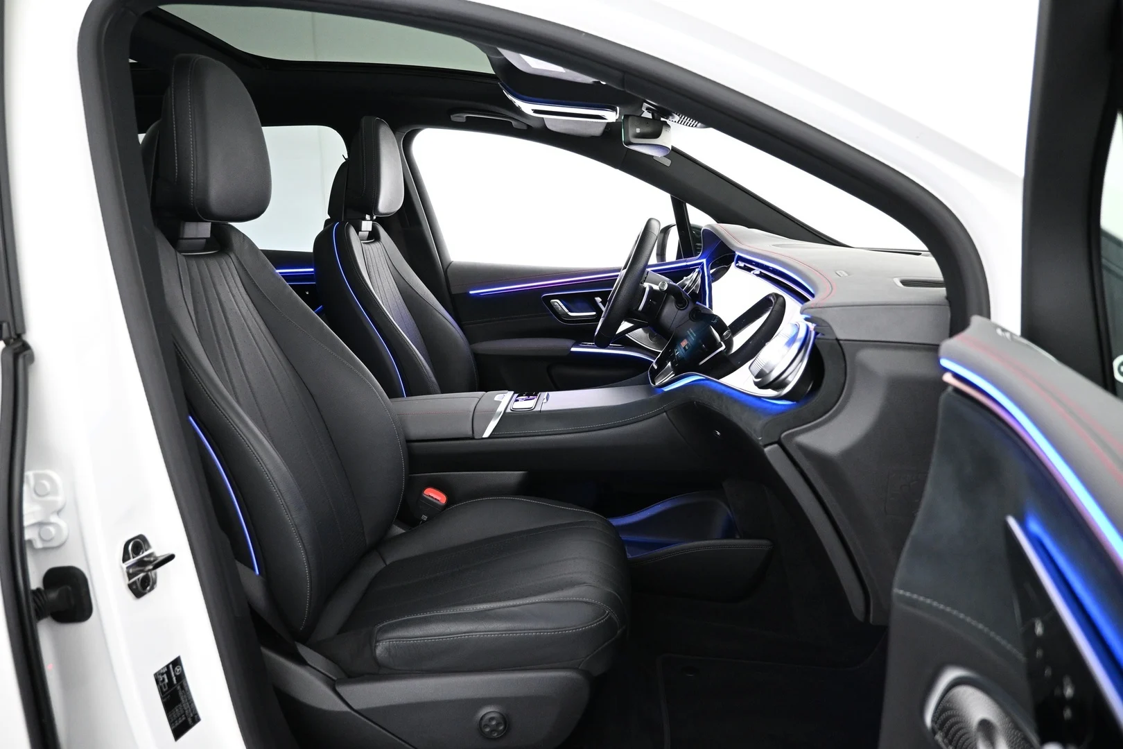 Car Image - LaMzhbgeoQWiXuBElljDU