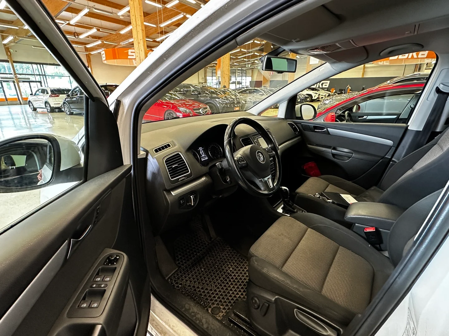Car Image - 2EKIPdHU0wcwazXHiNC0Wy