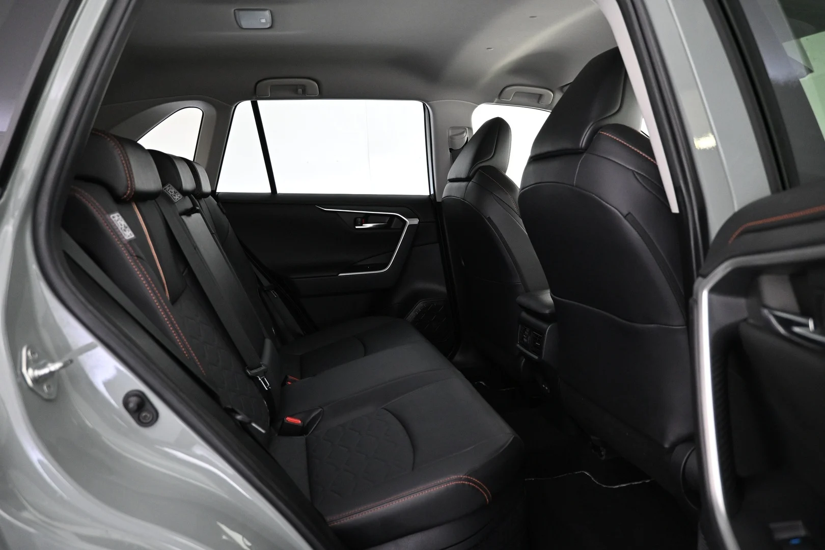 Car Image - i0LPFcWr7FAKLxOdMFHh3