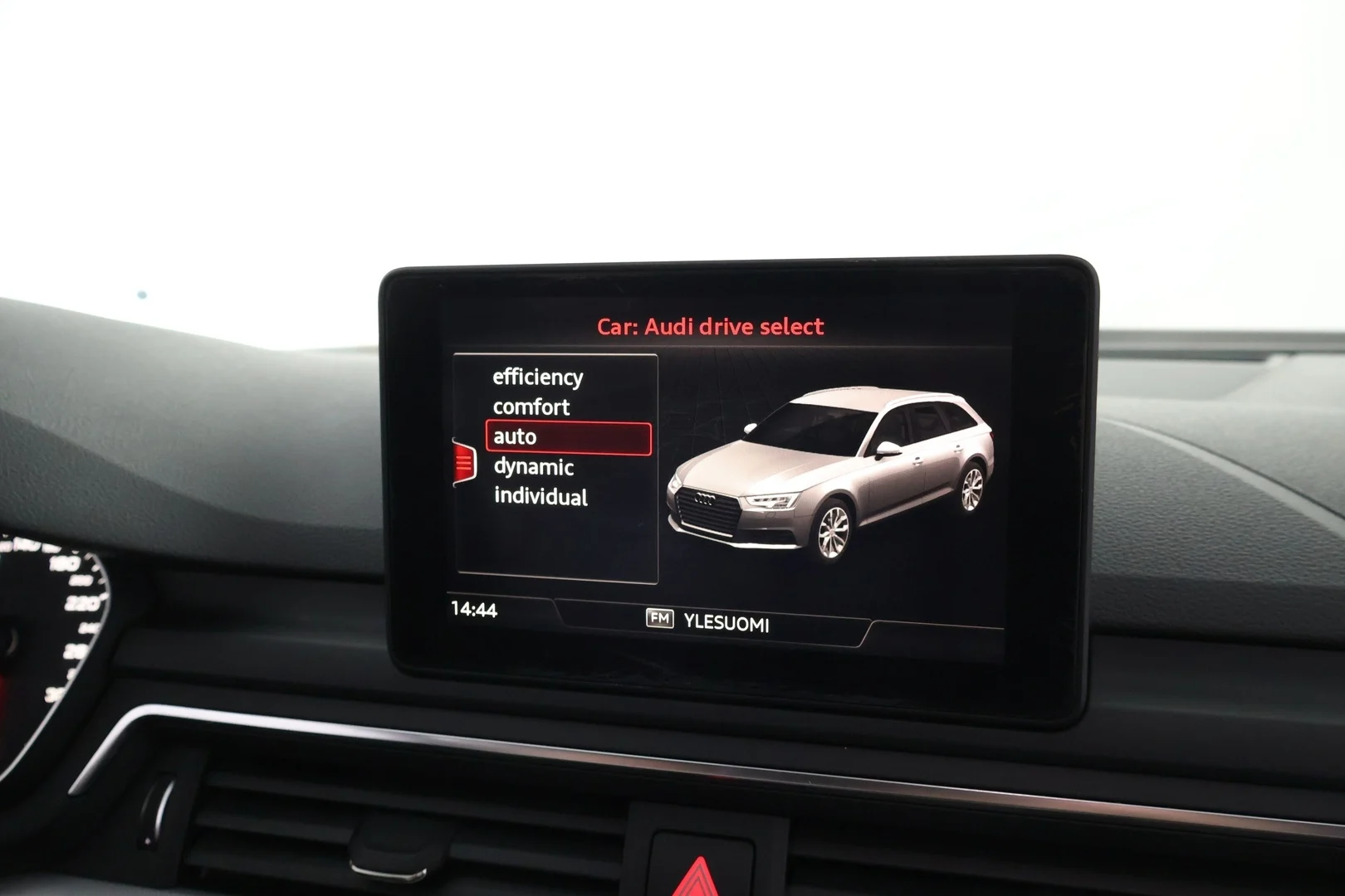 Car Image - ZFoNA7uoi1W0VLLggmUvd