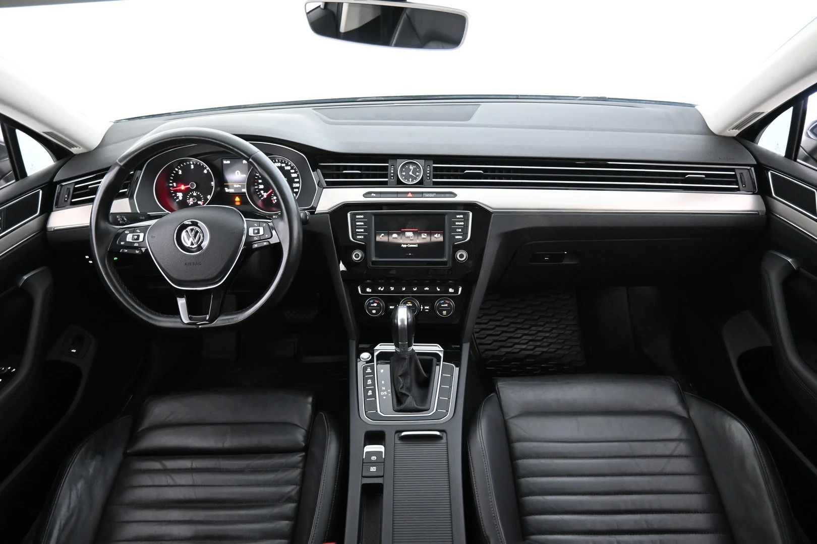 Car Image - 5iouIwbJMLljmrnfobeot1