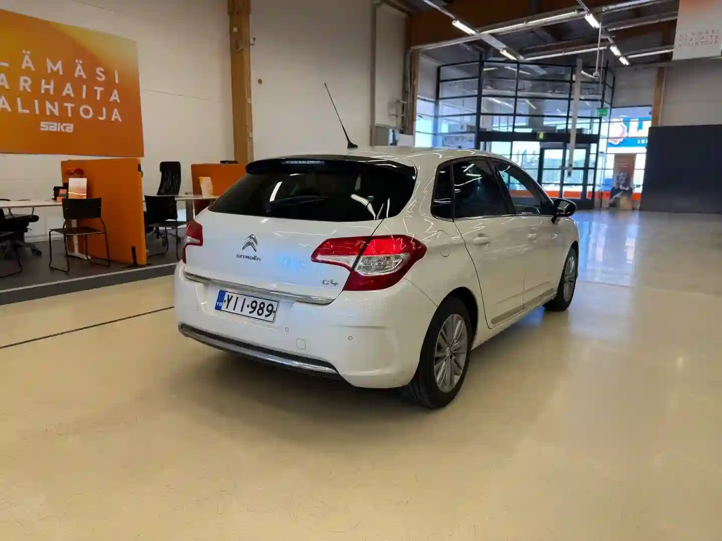 Car Image - c00C7wLpmtuGslXoZDpoD