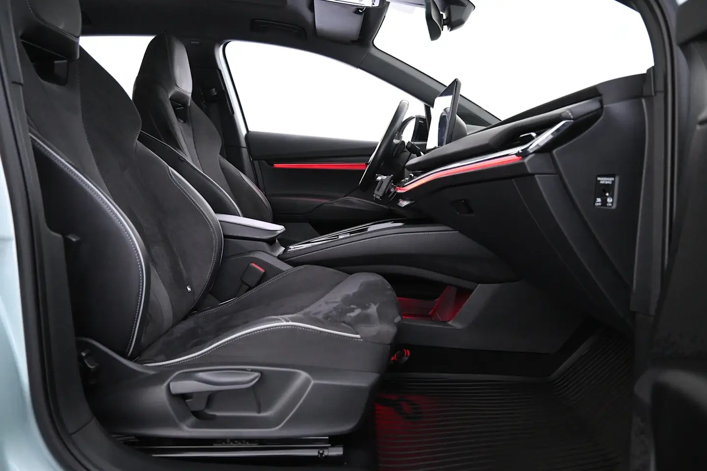 Car Image - 3QMFJkQ8i6z3ZHbsewKFoA