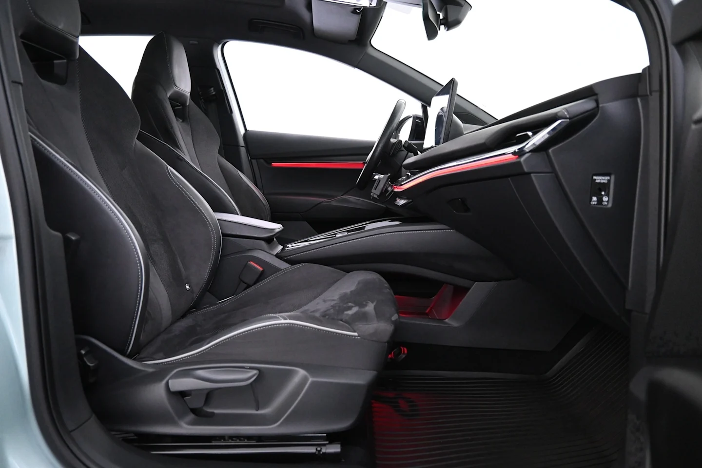 Car Image - 3QMFJkQ8i6z3ZHbsewKFoA