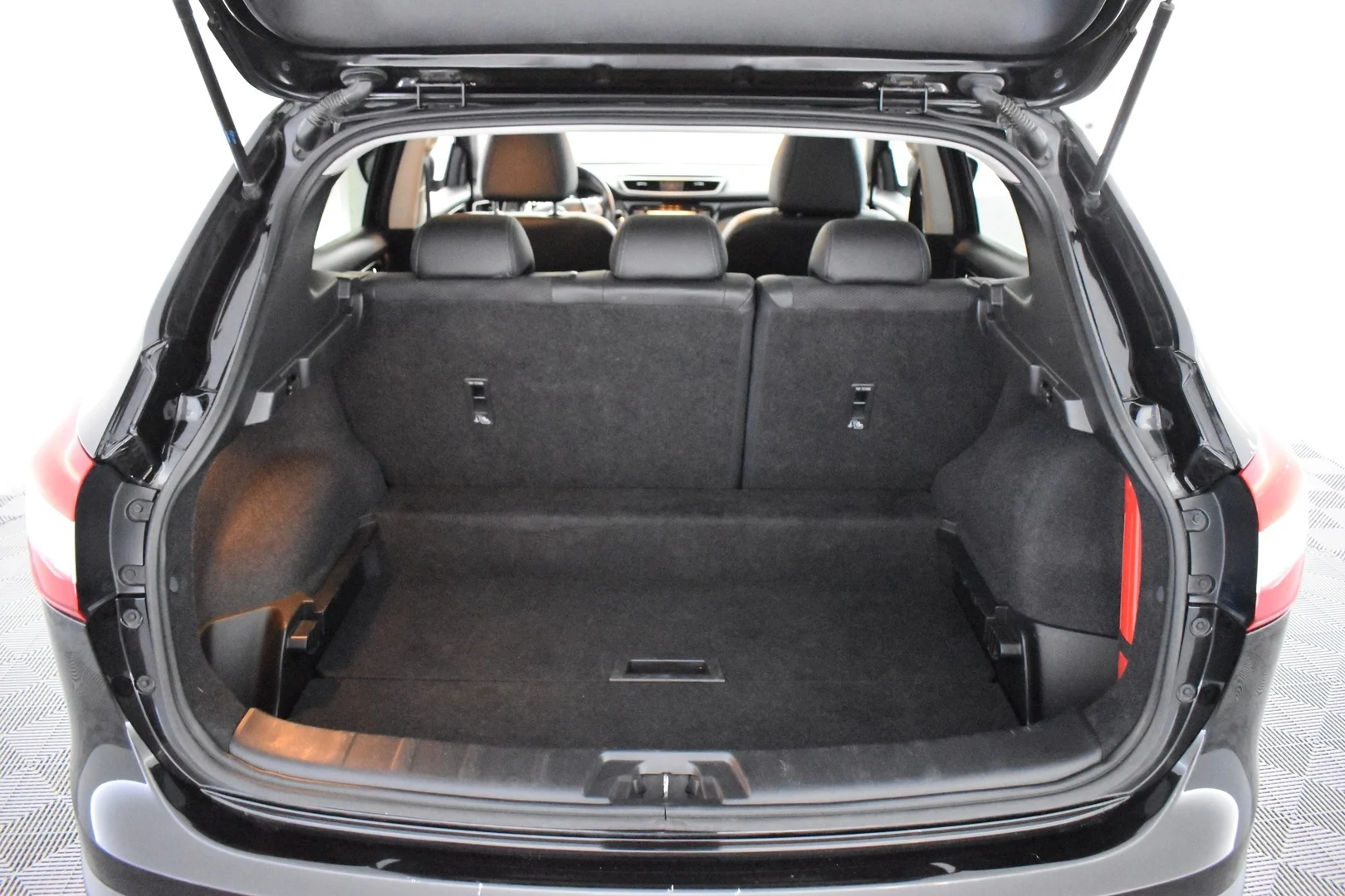 Car Image - 5jbmMnWBn3Kb5JBF1gReHj
