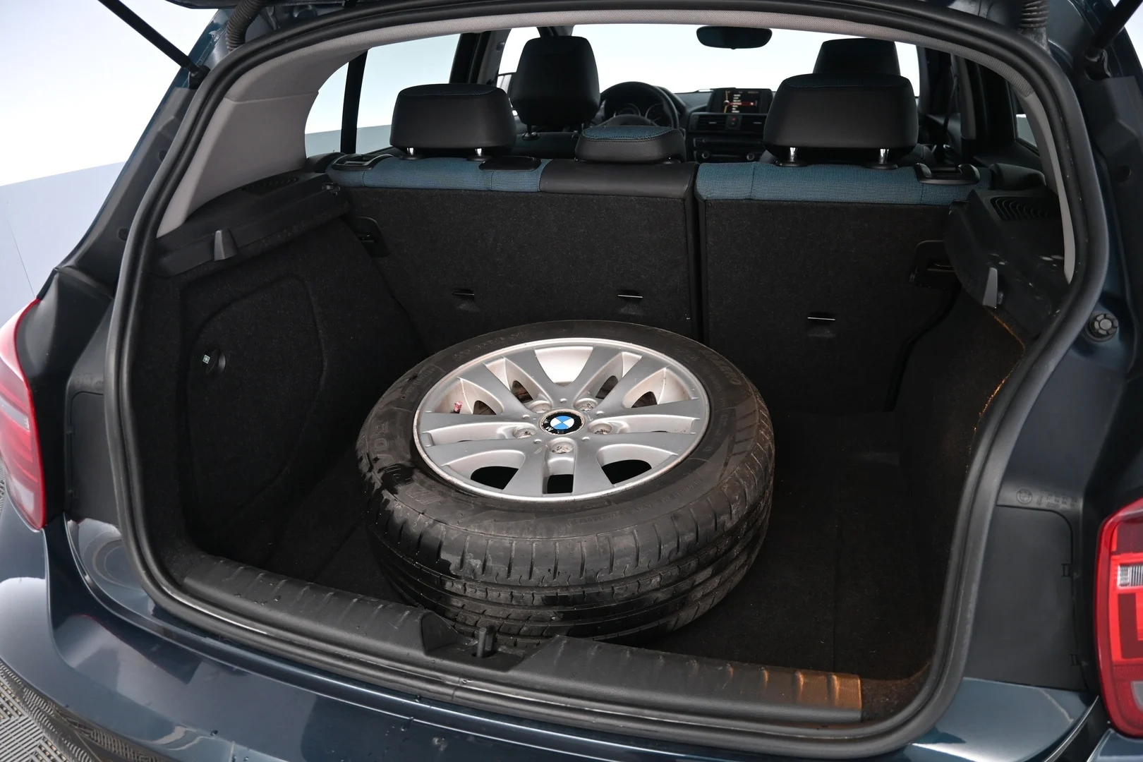 Car Image - 5TIBUE1HUBfh5ZXo5JHROO