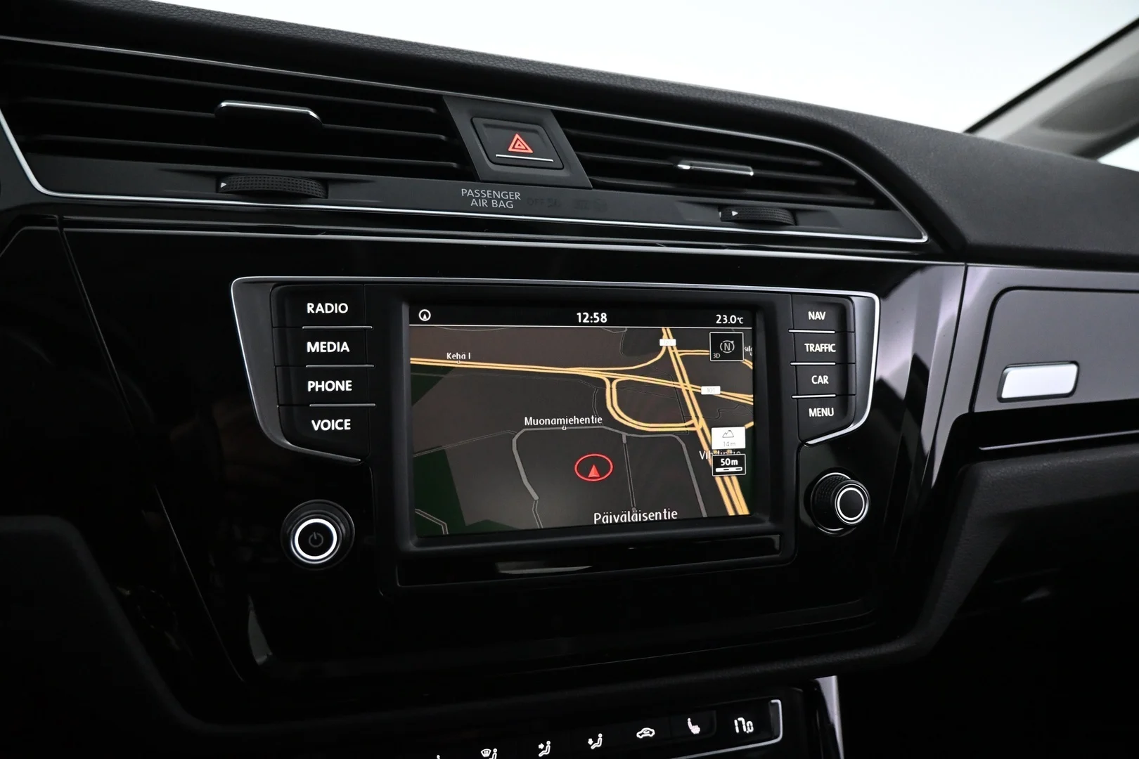 Car Image - 1kAdFvx1DzSR9udCC7TBj9
