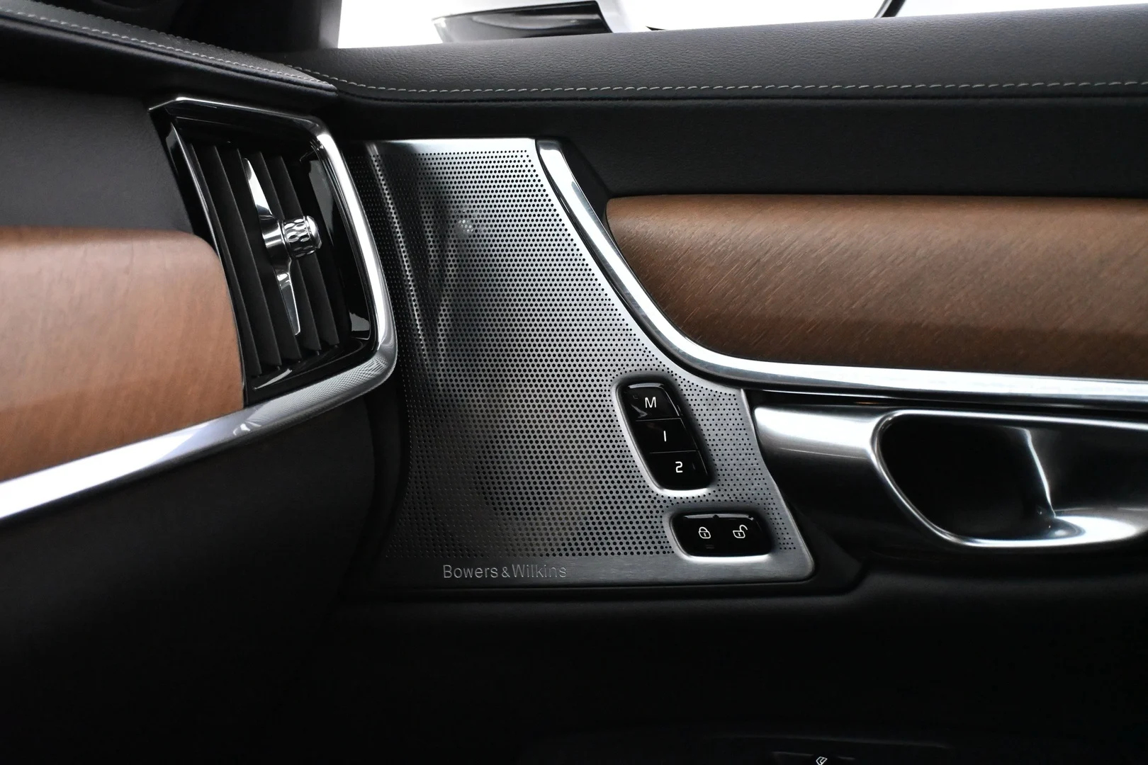 Car Image - 5u9JIoVs4OUfcm87JGRiIk